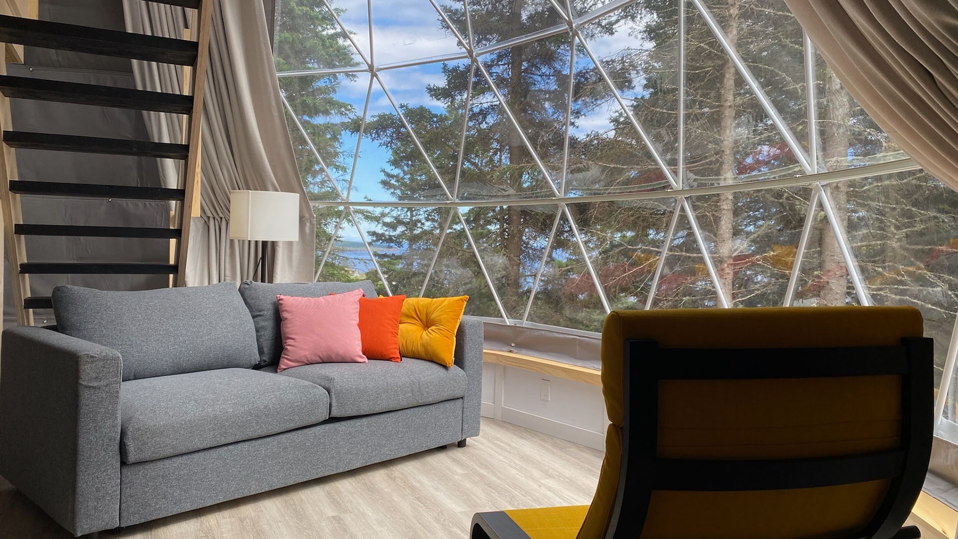 Dômes Rocher Percé au Domaine Renard