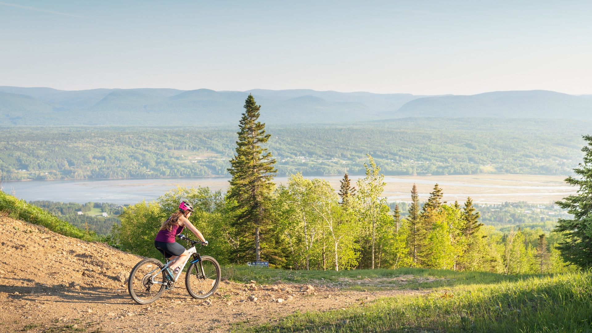 Sentiers du bout du monde, Mont-Béchervaise, Gaspé