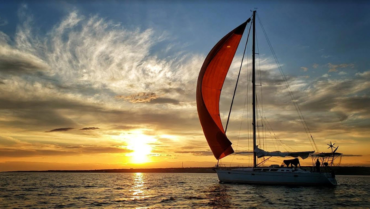 La Belle Vie Sailing