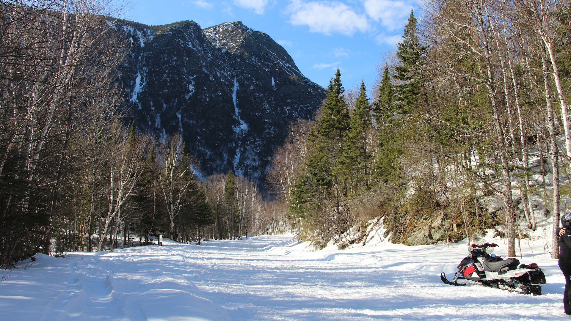 Motoneige dans La Matanie
