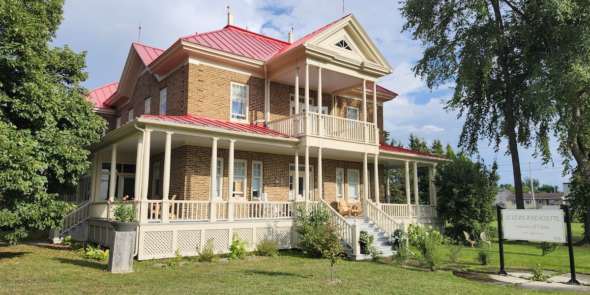 Le Lièvre à Bicyclette